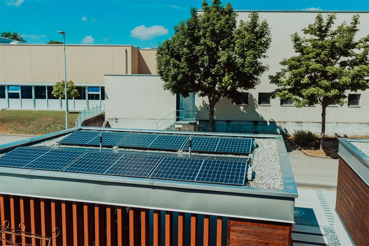 Commercial Solar Panel Installation Service in Surat